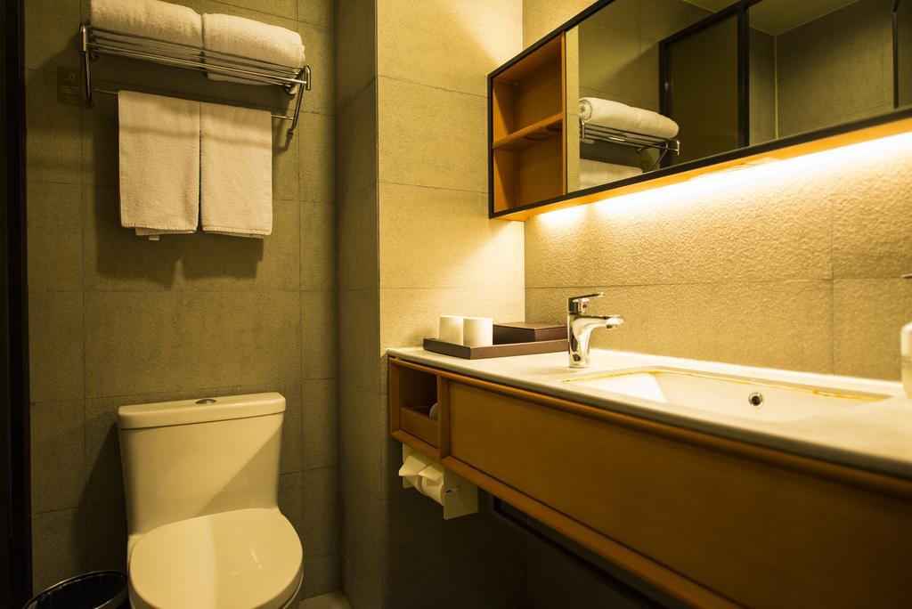 Ji Hotel Kunming Green Lake Branch Bagian luar foto